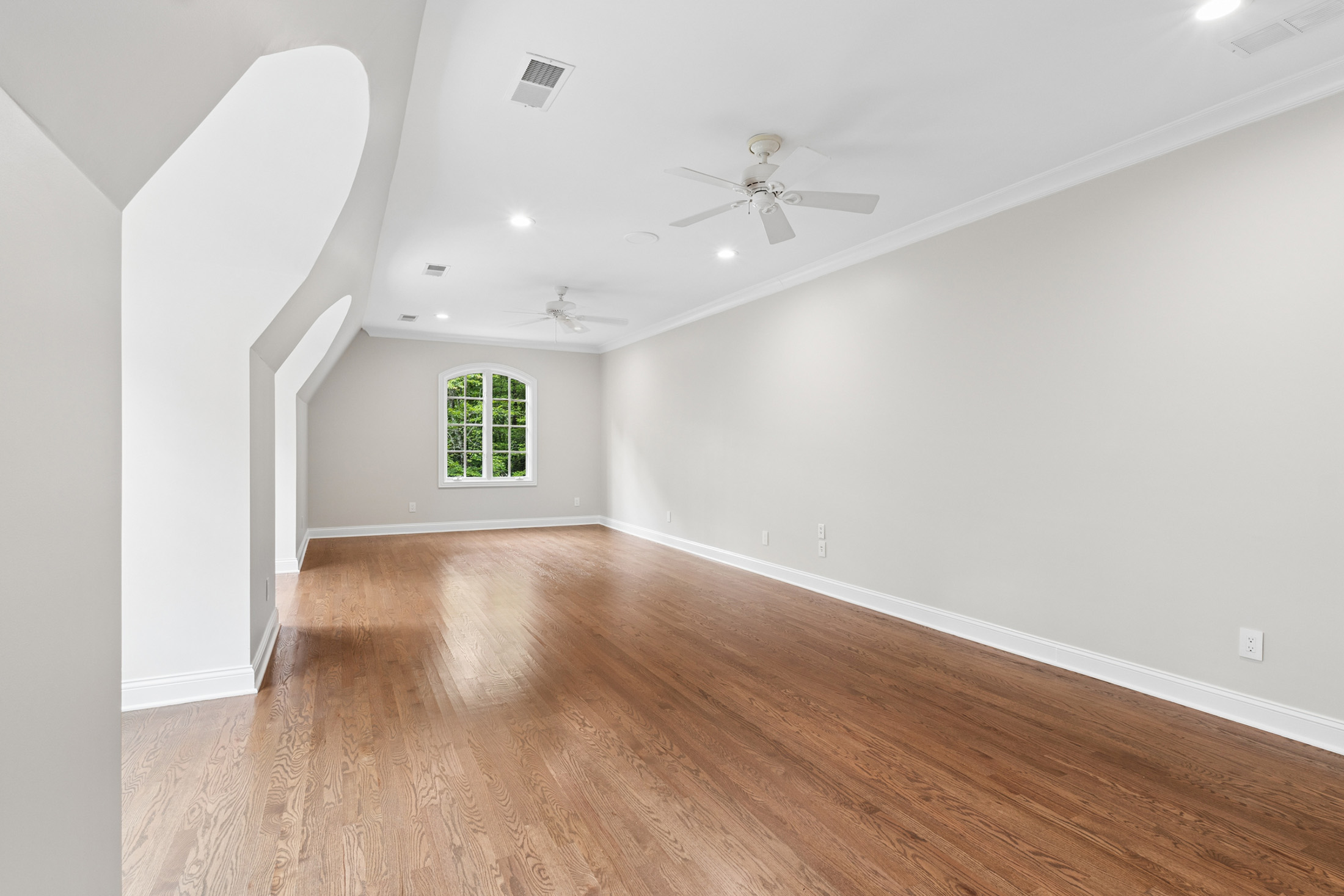  Timeless Design, Privacy, and Exceptional Outdoor Living in Sandy Springs - 物件實景