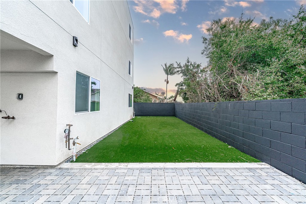 GARDENA, California, 90247, United States, ,Residential,For Sale,1810571