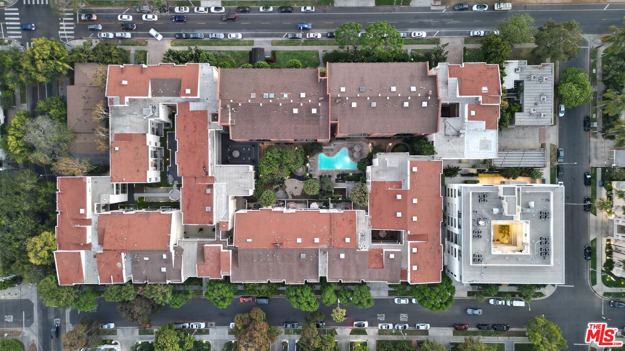 Los Angeles, California, 90024, United States, 2 Bedrooms Bedrooms, ,1 BathroomBathrooms,Residential,For Sale,1948814