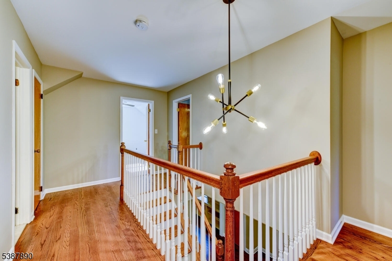 Branchburg Twp., New Jersey, 08876, United States, 4 Bedrooms Bedrooms, ,3 BathroomsBathrooms,Residential,For Sale,1992808