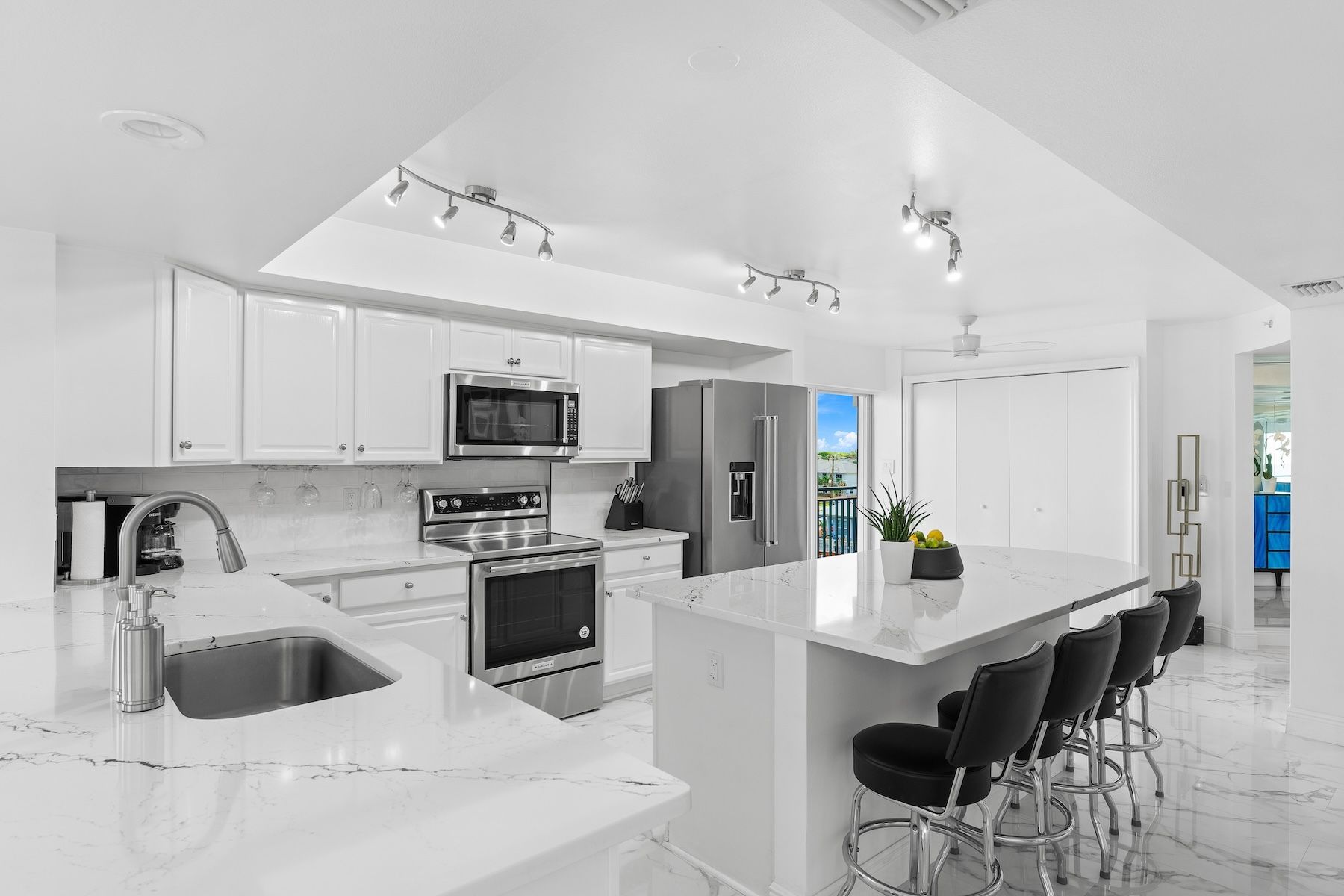  443 Johnson Avenue, #402, Cape Canaveral, FL, 32920 - 物件實景