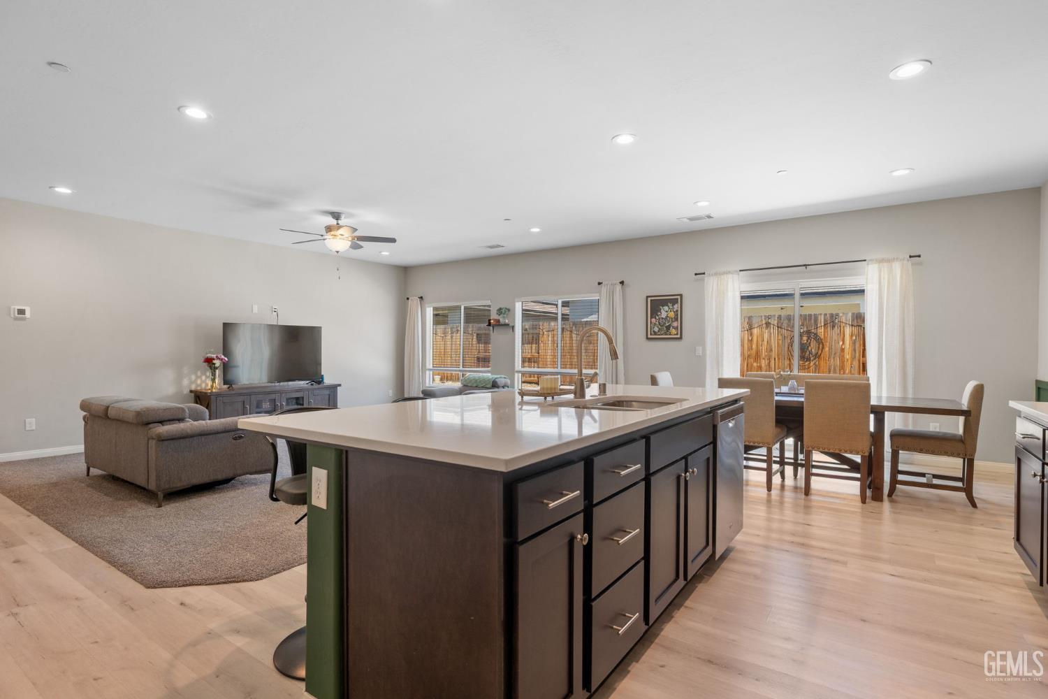 Bakersfield, California, 93314, United States, 5 Bedrooms Bedrooms, ,3 BathroomsBathrooms,Residential,For Sale,1821031