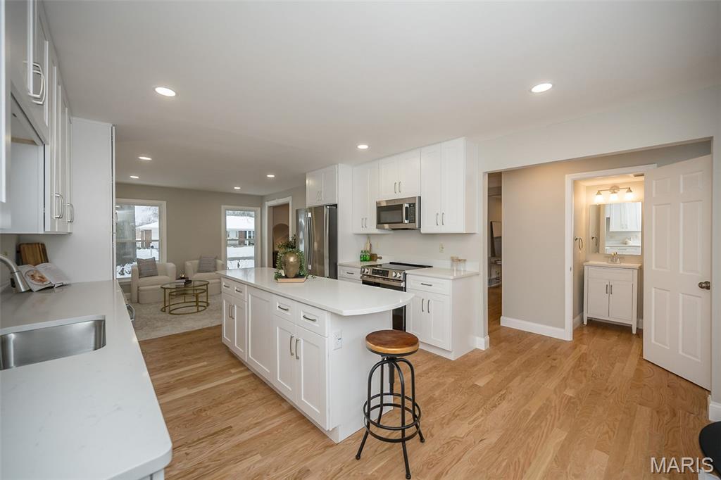 Ellisville, Missouri, 63011, United States, 4 Bedrooms Bedrooms, ,3 BathroomsBathrooms,Residential,For Sale,2002113