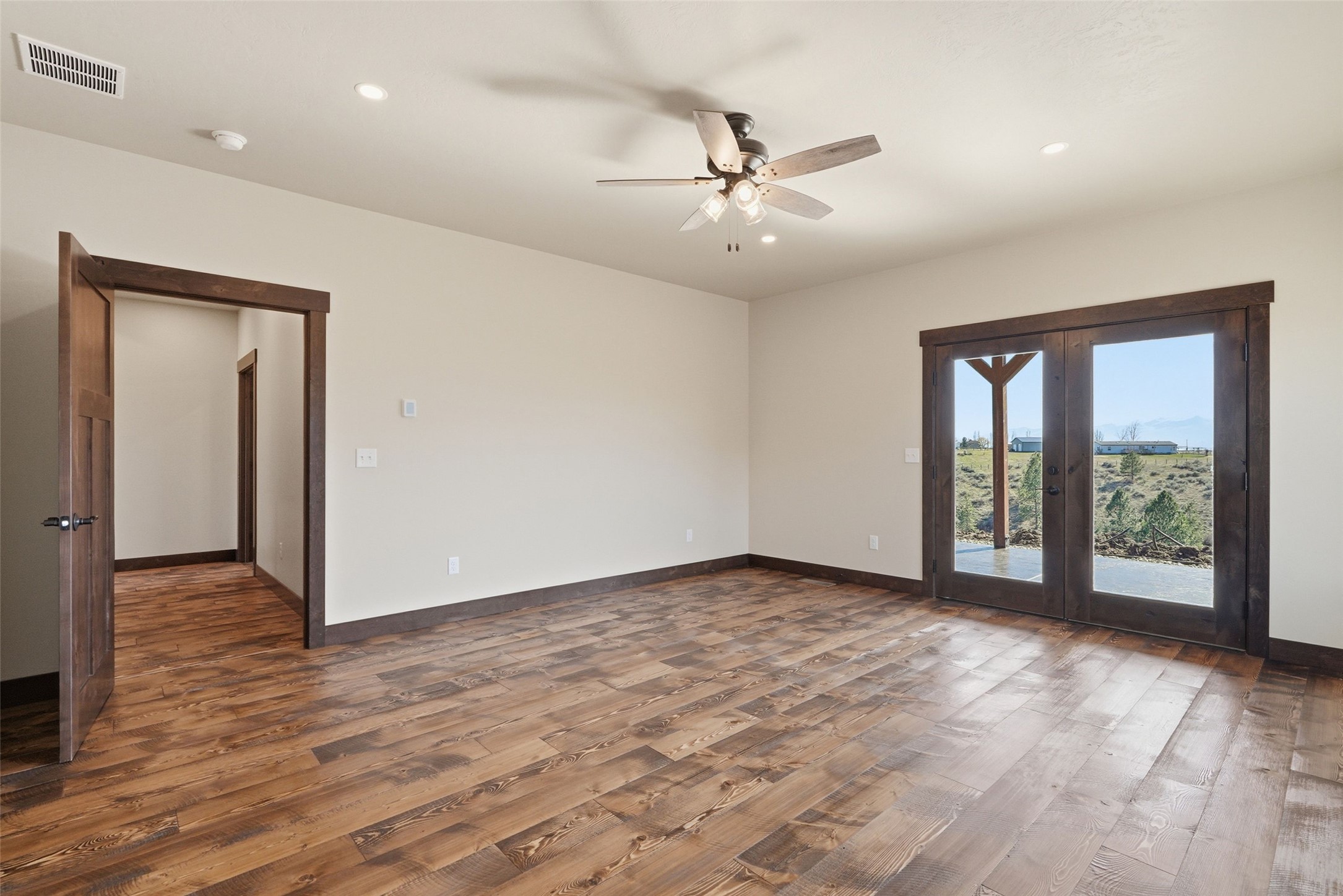  475 Ashleigh Lane - 物件實景