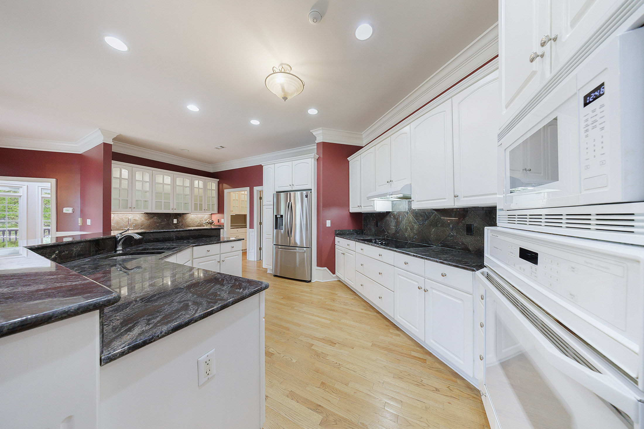  A Rare Opportunity to Own a Developer-Designed Lakefront Estate - 物件實景