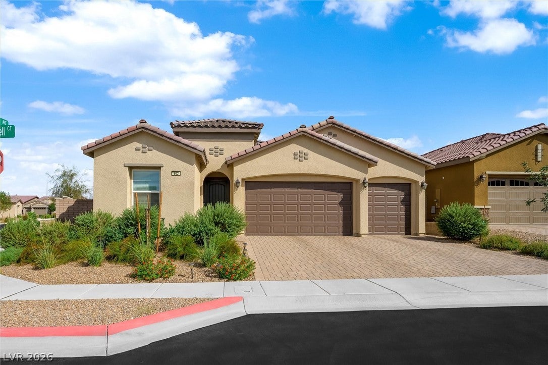 Henderson, Nevada, 89011, United States, 4 Bedrooms Bedrooms, ,2 BathroomsBathrooms,Residential,For Sale,2024646