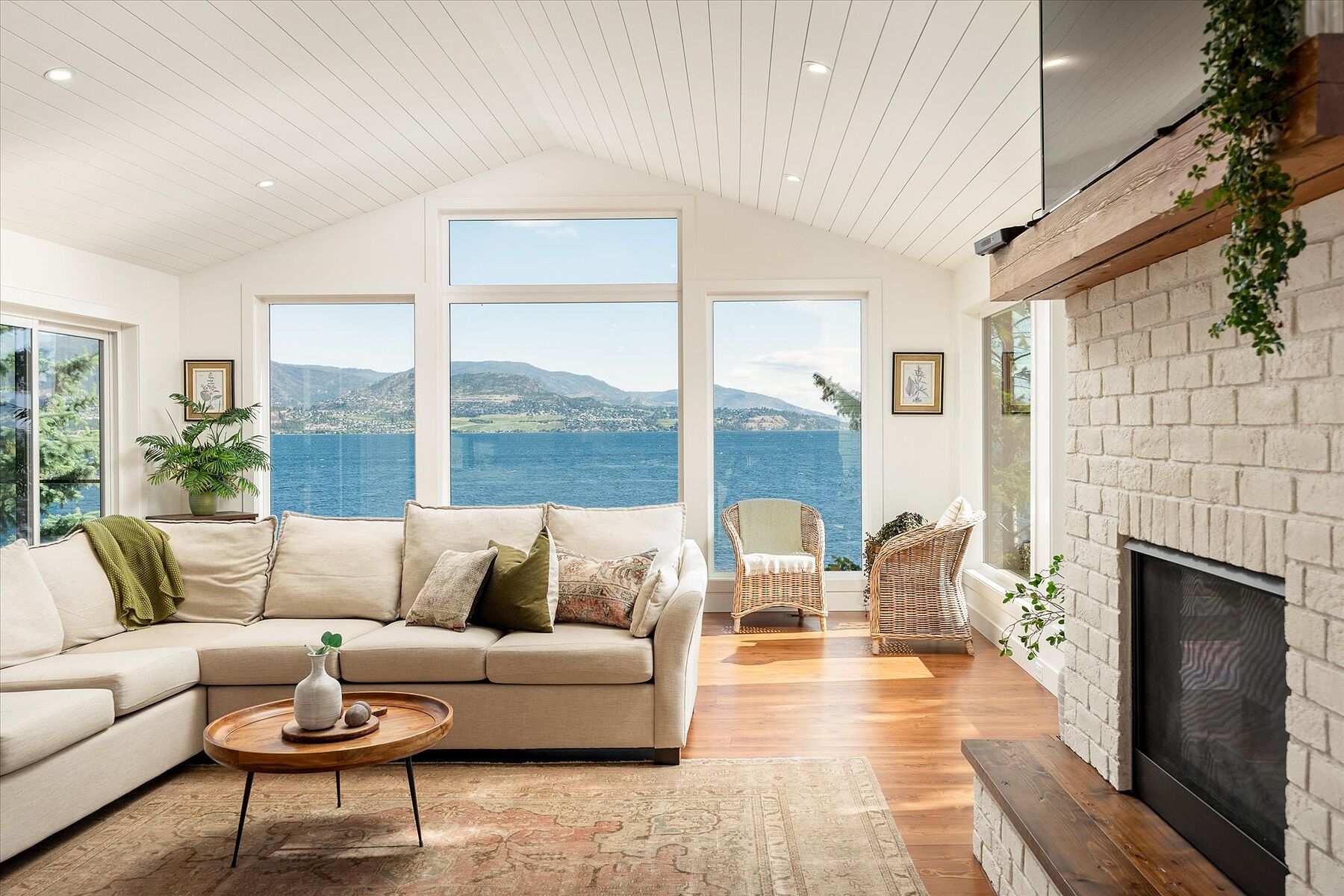  Stunning Home with Privacy - 物件實景