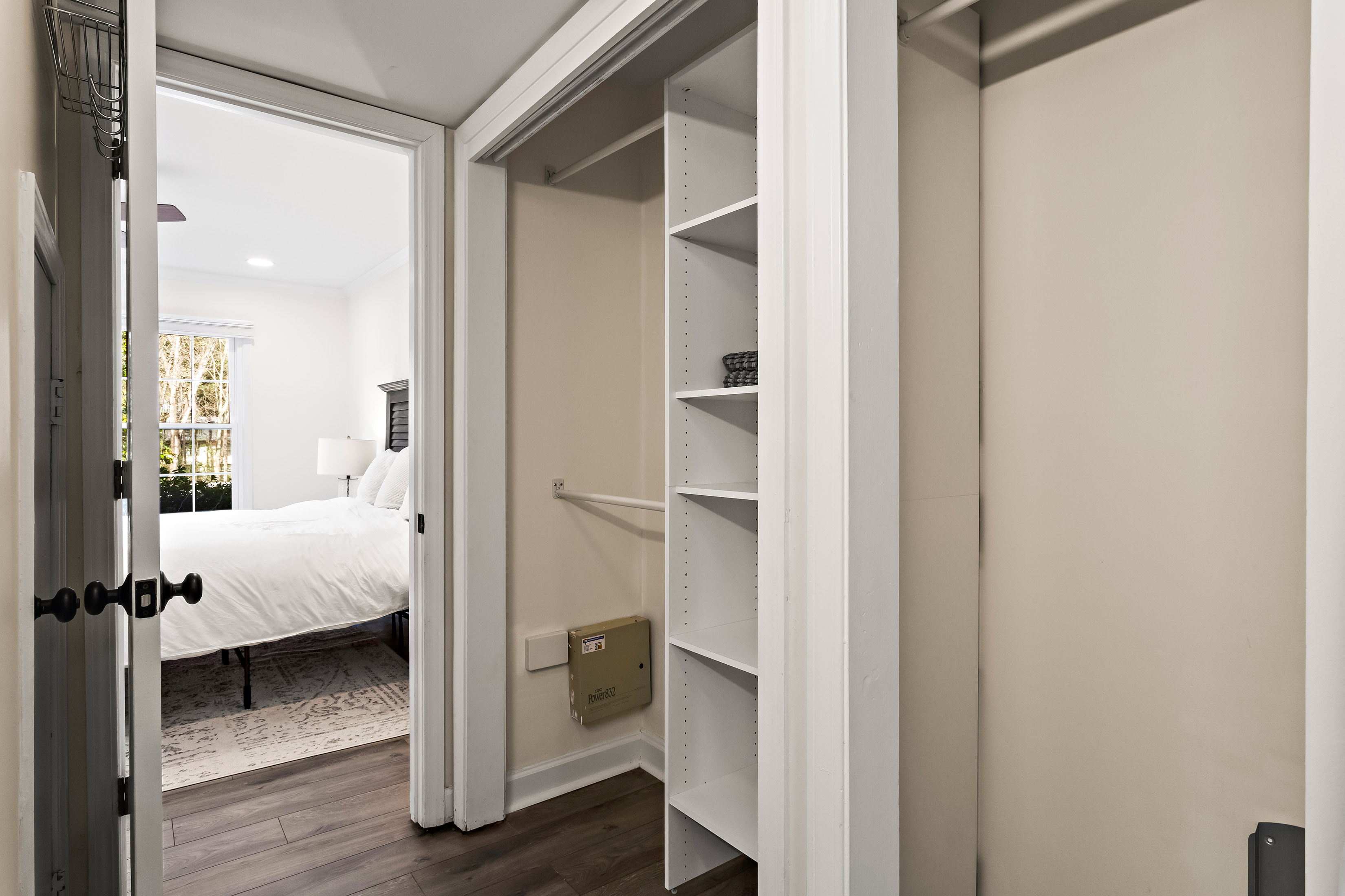  Light-filled Two Bedroom Condo in Amenity-rich Cross Creek - 物件實景