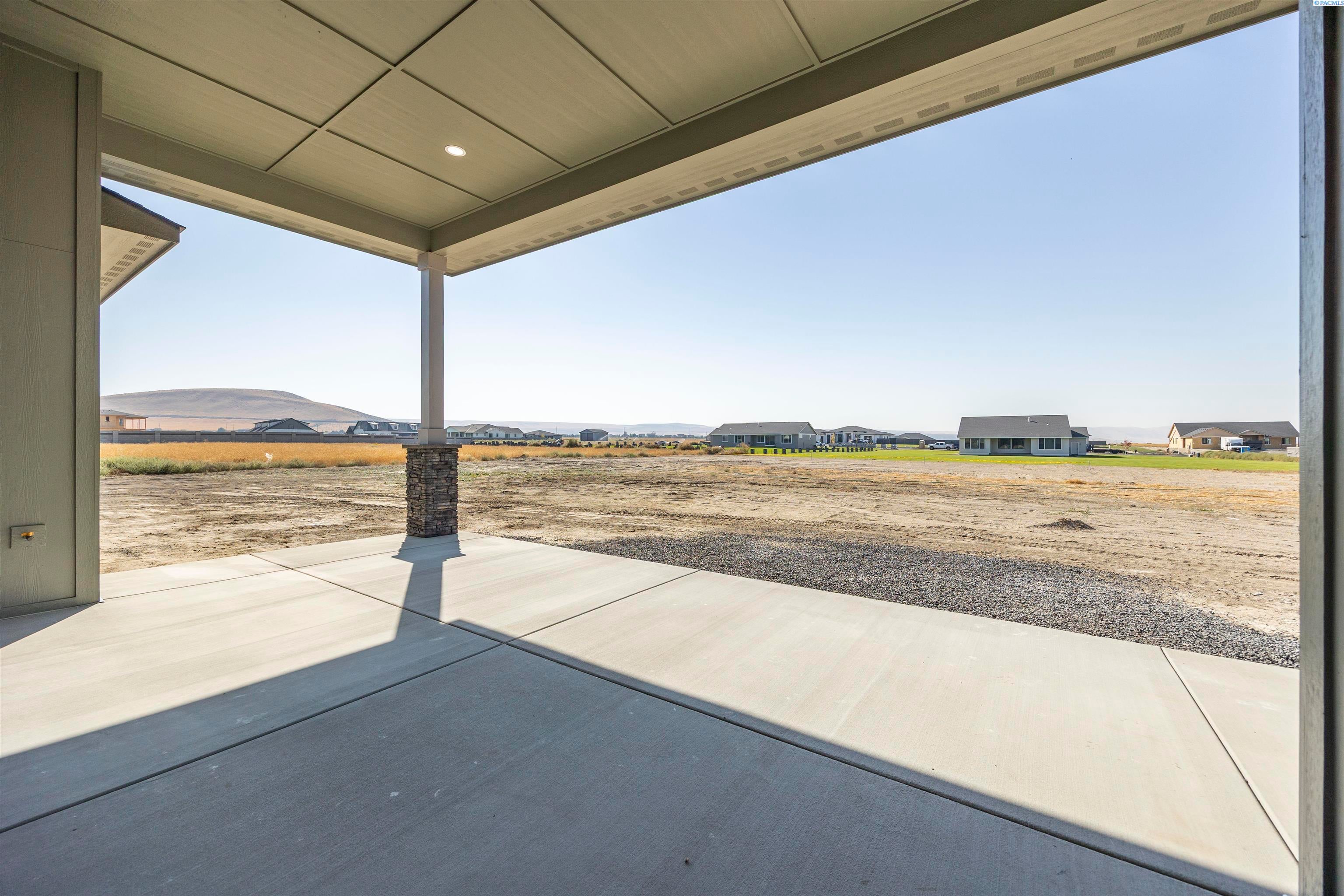 Kennewick, Washington, 99338, United States, 4 Bedrooms Bedrooms, ,3 BathroomsBathrooms,Residential,For Sale,2002511