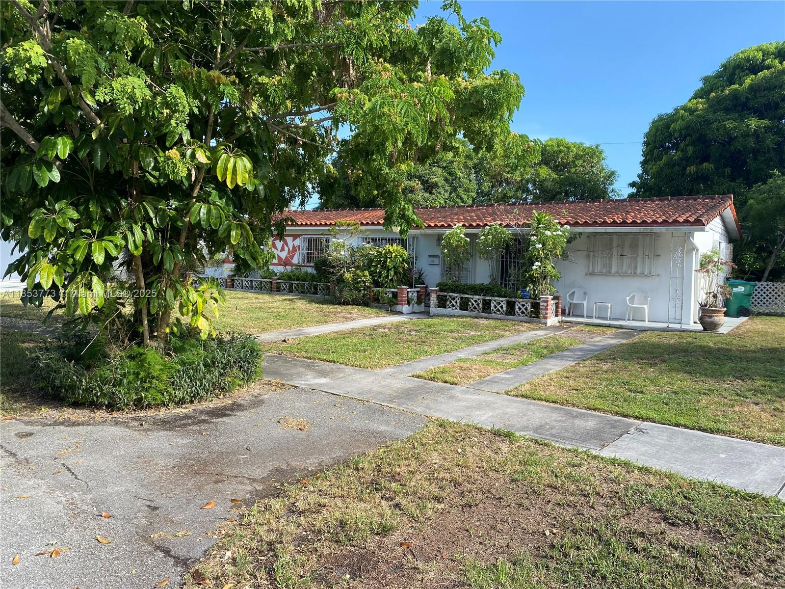 Miami, Florida, 33144, United States, 3 Bedrooms Bedrooms, ,2 BathroomsBathrooms,Residential,For Sale,1988627