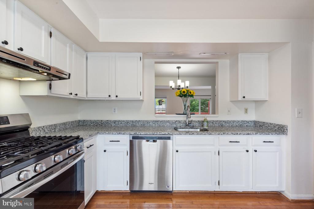 Rockville, Maryland, 20852, United States, 4 Bedrooms Bedrooms, ,4 BathroomsBathrooms,Residential,For Sale,1916260