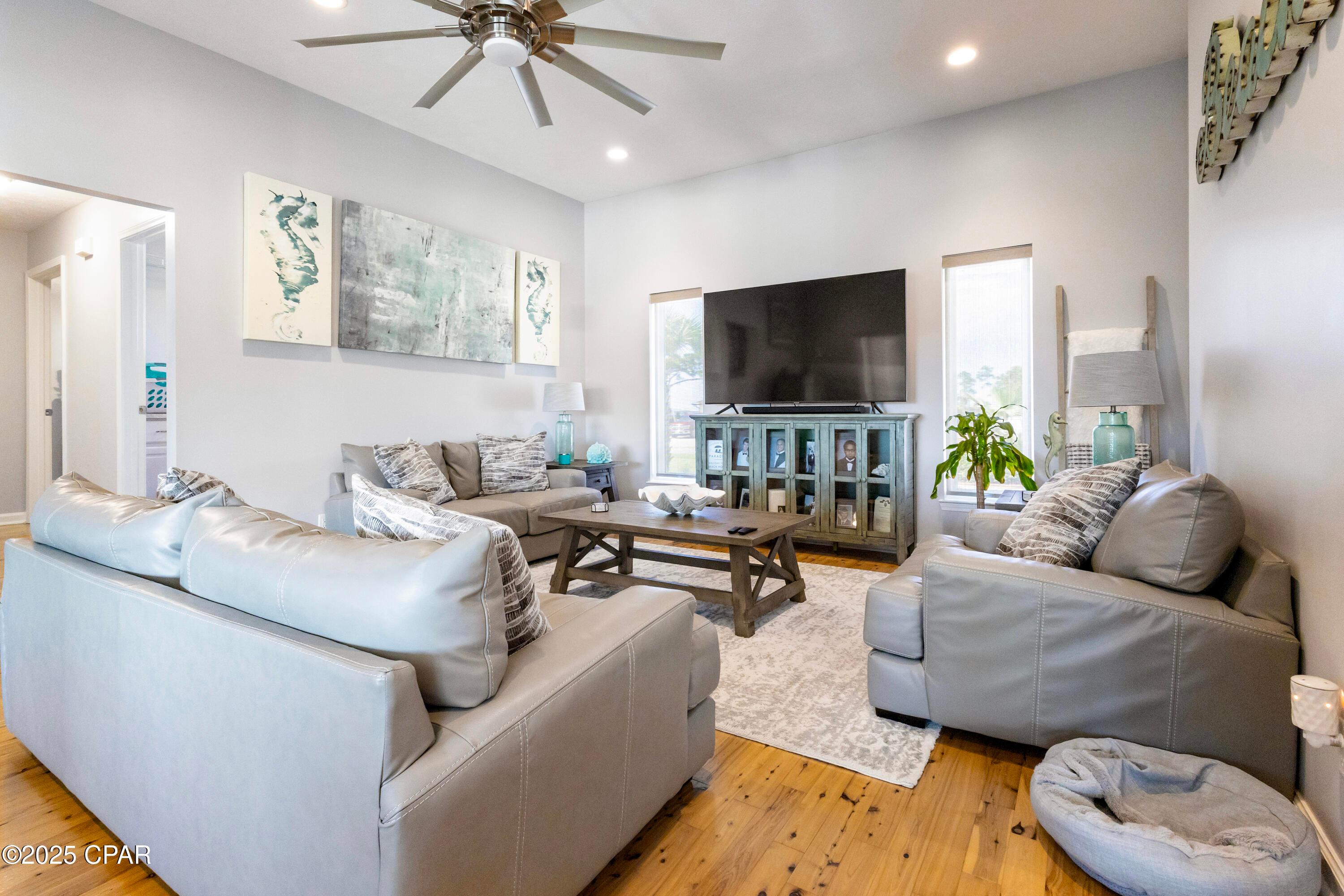 Panama City, Florida, 32404, United States, 3 Bedrooms Bedrooms, ,3 BathroomsBathrooms,Residential,For Sale,1983349