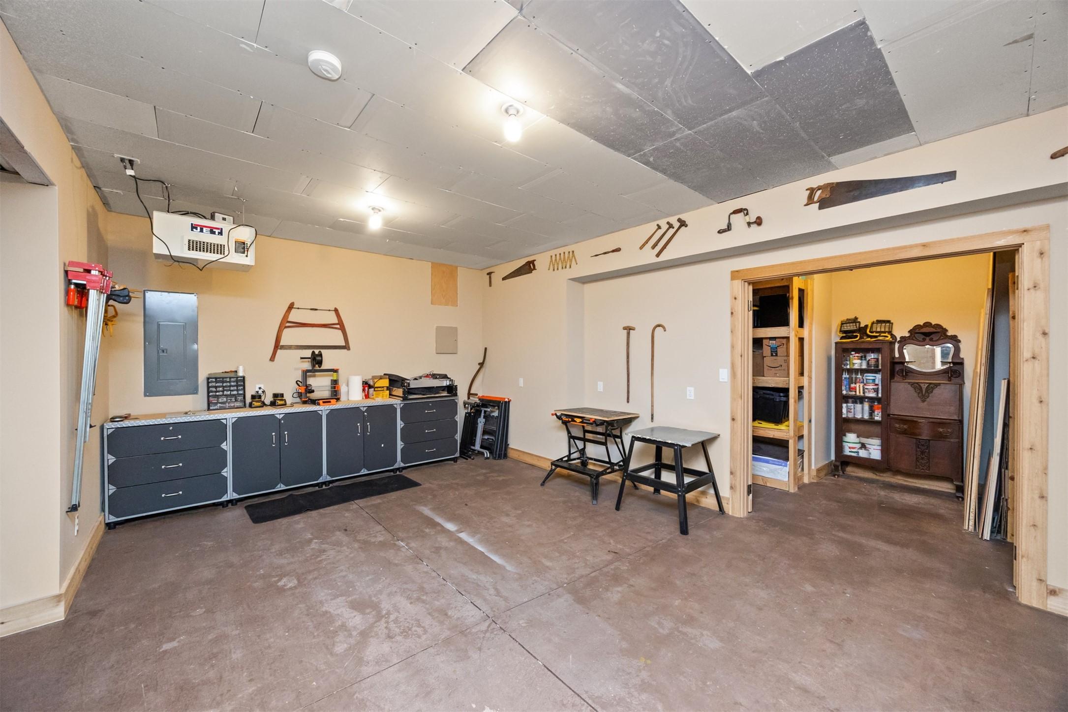 Polk City, Iowa, 50226, United States, 5 Bedrooms Bedrooms, ,5 BathroomsBathrooms,Residential,For Sale,1975631