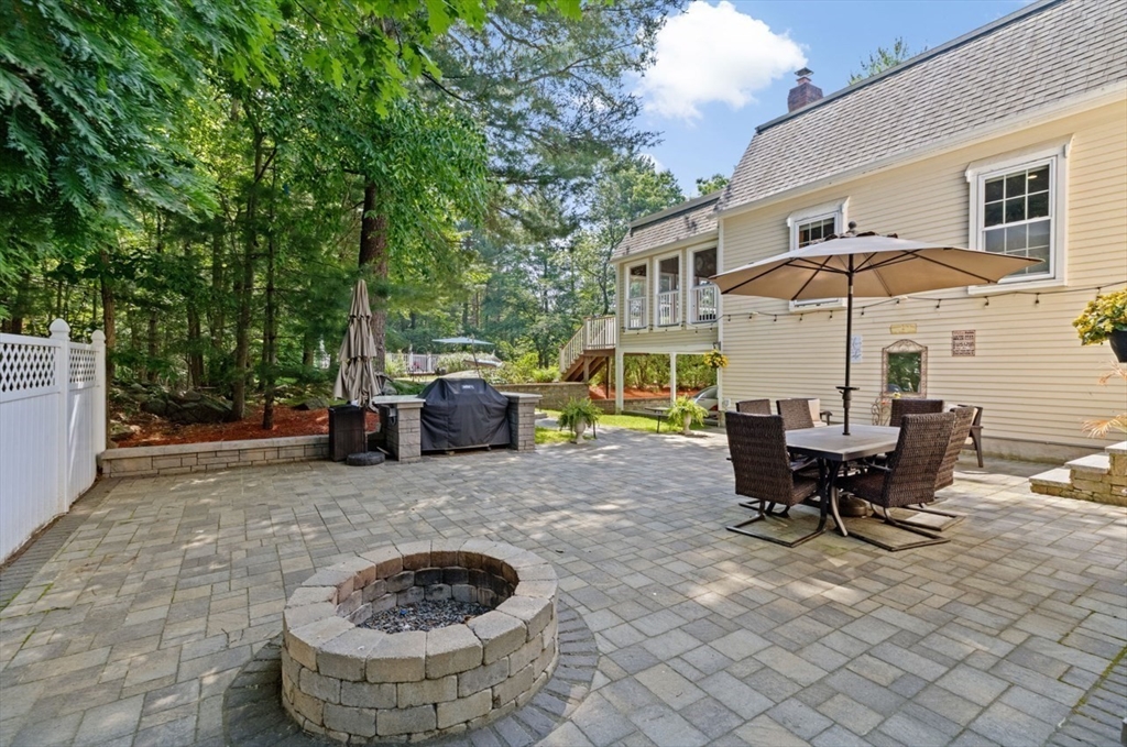 Braintree, Massachusetts, 02184, United States, 5 Bedrooms Bedrooms, ,4 BathroomsBathrooms,Residential,For Sale,1857635