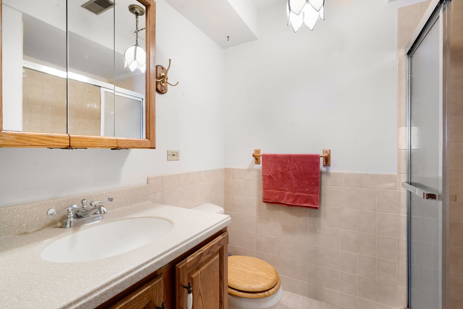 Palatine, Illinois, 60067, United States, 5 Bedrooms Bedrooms, ,3 BathroomsBathrooms,Residential,For Sale,1901159