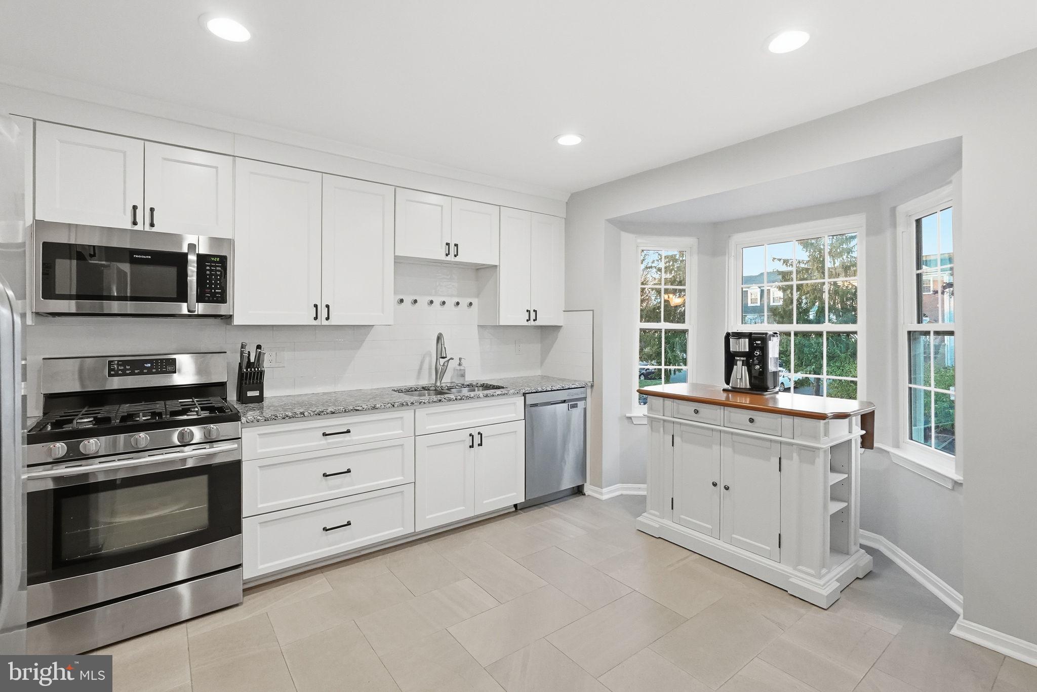 Fairfax, Virginia, 22033, United States, 2 Bedrooms Bedrooms, ,4 BathroomsBathrooms,Residential,For Sale,2001476