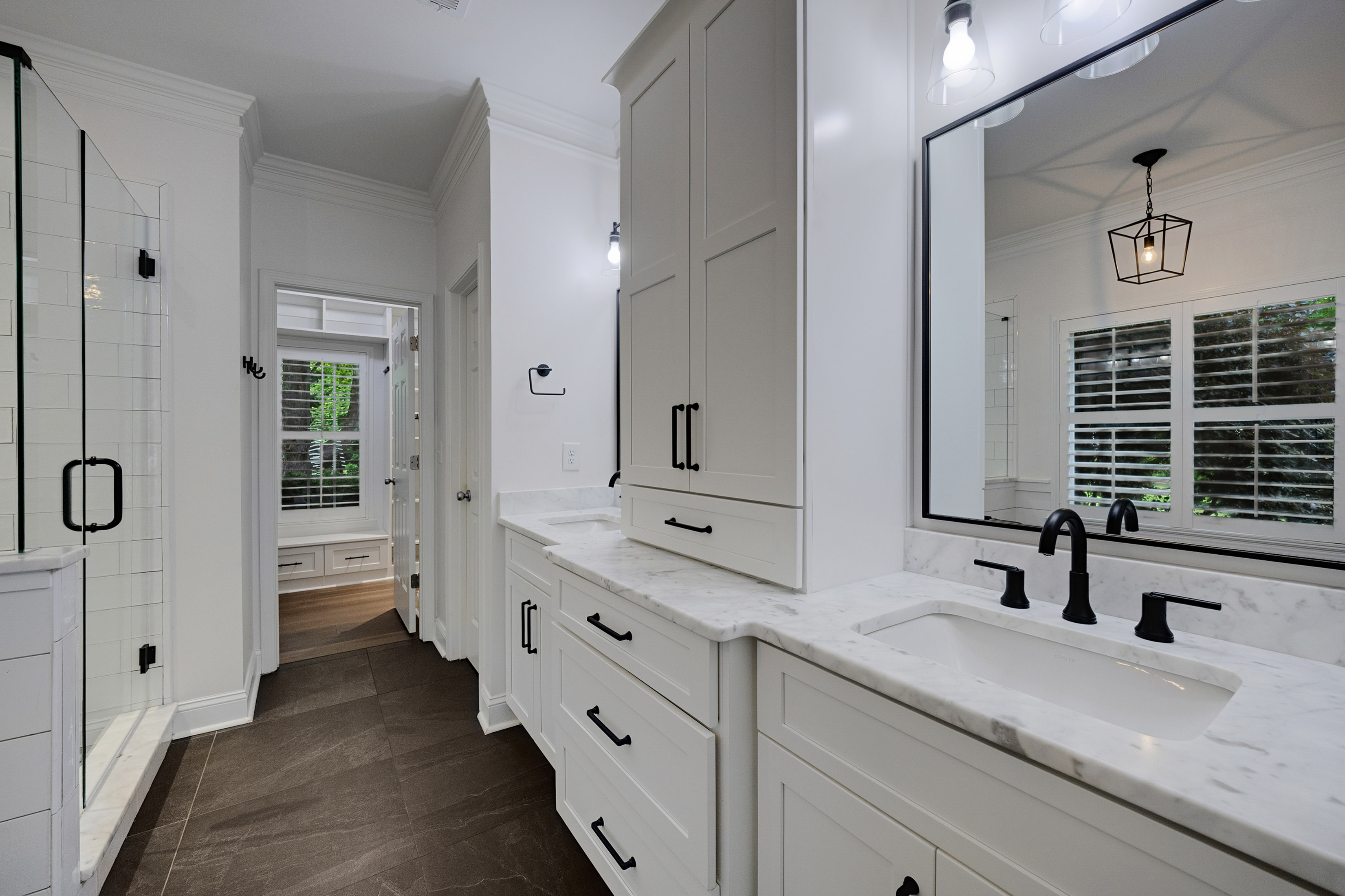  Stunning Craftsman-Style Home Featuring a Desirable Primary Suite on Main Level - 物件實景