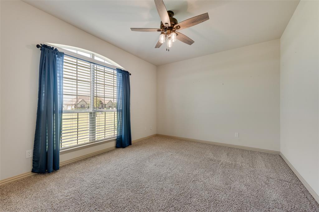 Terrell, Texas, 75160, United States, 4 Bedrooms Bedrooms, ,3 BathroomsBathrooms,Residential,For Sale,1978640