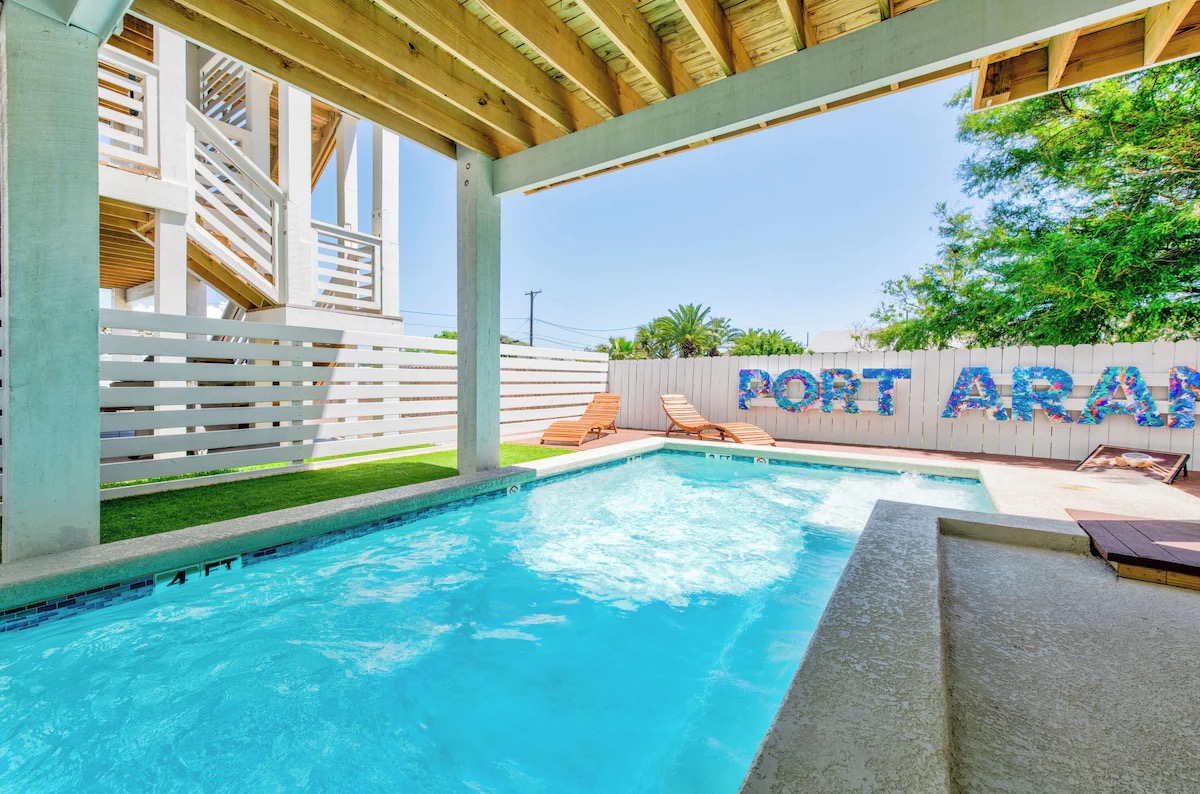 Port Aransas, Texas, 78373, United States, 5 Bedrooms Bedrooms, ,4 BathroomsBathrooms,Residential,For Sale,1982131
