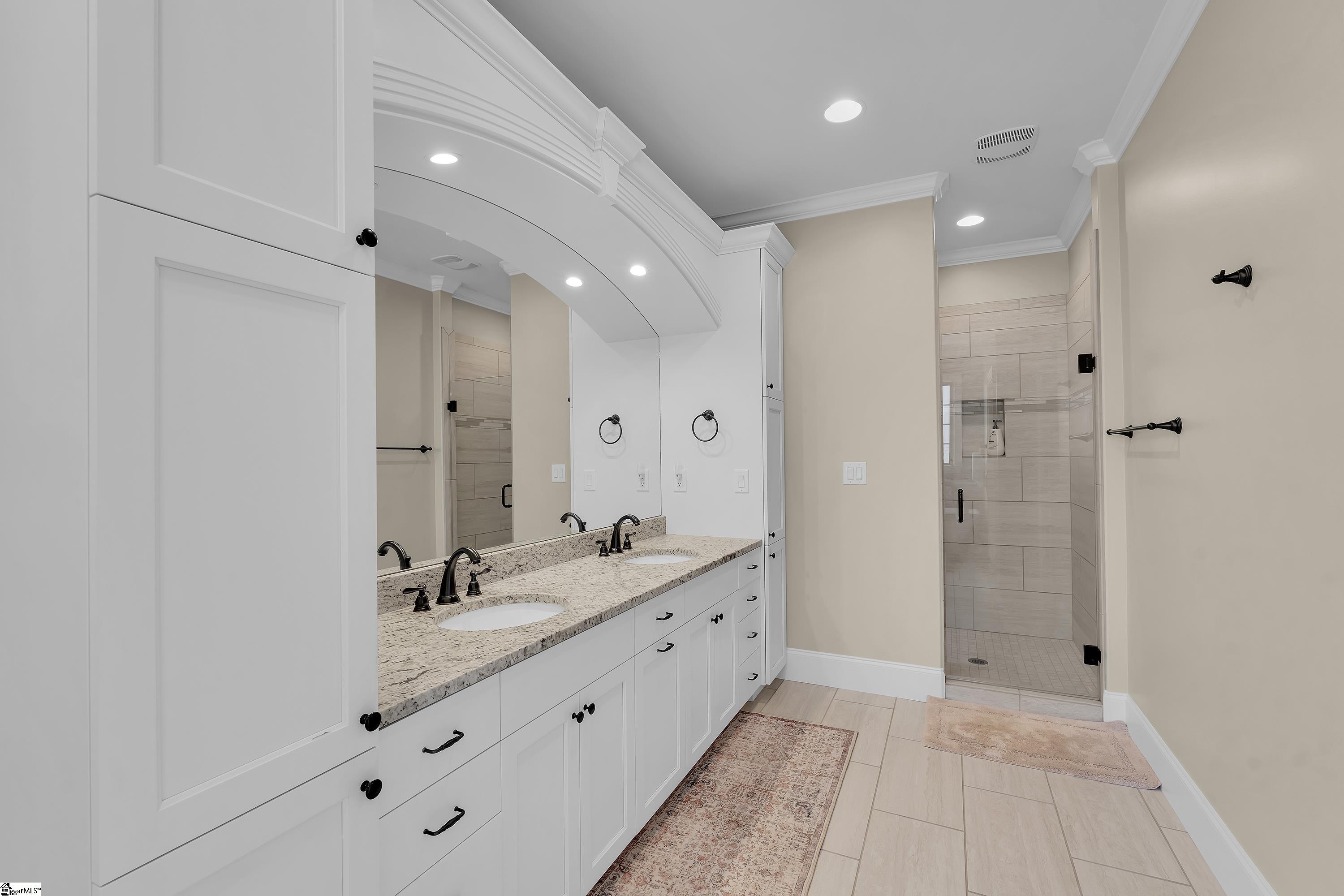 Campobello, South Carolina, 29322, United States, 4 Bedrooms Bedrooms, ,5 BathroomsBathrooms,Residential,For Sale,1827518