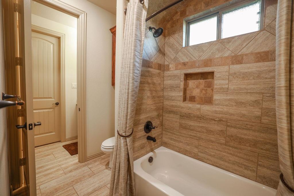 Wills Point, Texas, 75169, United States, 4 Bedrooms Bedrooms, ,4 BathroomsBathrooms,Residential,For Sale,1834995