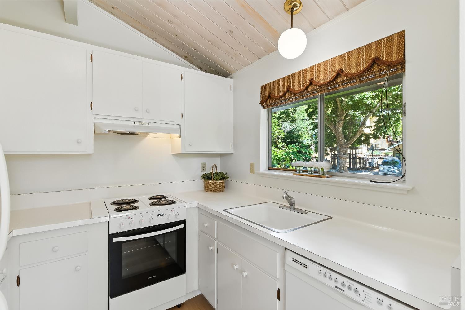 Fairfax, California, 94930, United States, 2 Bedrooms Bedrooms, ,1 BathroomBathrooms,Residential,For Sale,1926139
