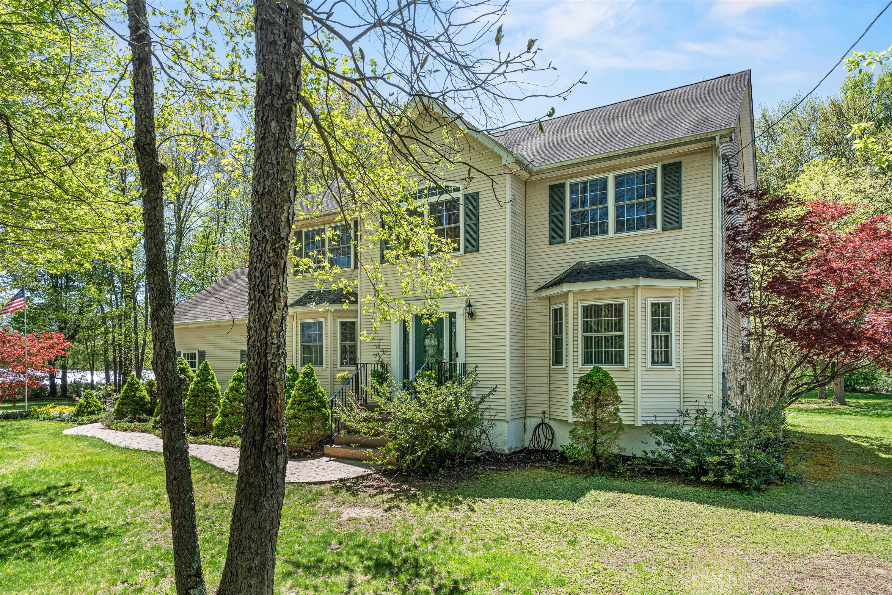 Middletown, New York, 10941, United States, 4 Bedrooms Bedrooms, ,3 BathroomsBathrooms,Residential,For Sale,1861085