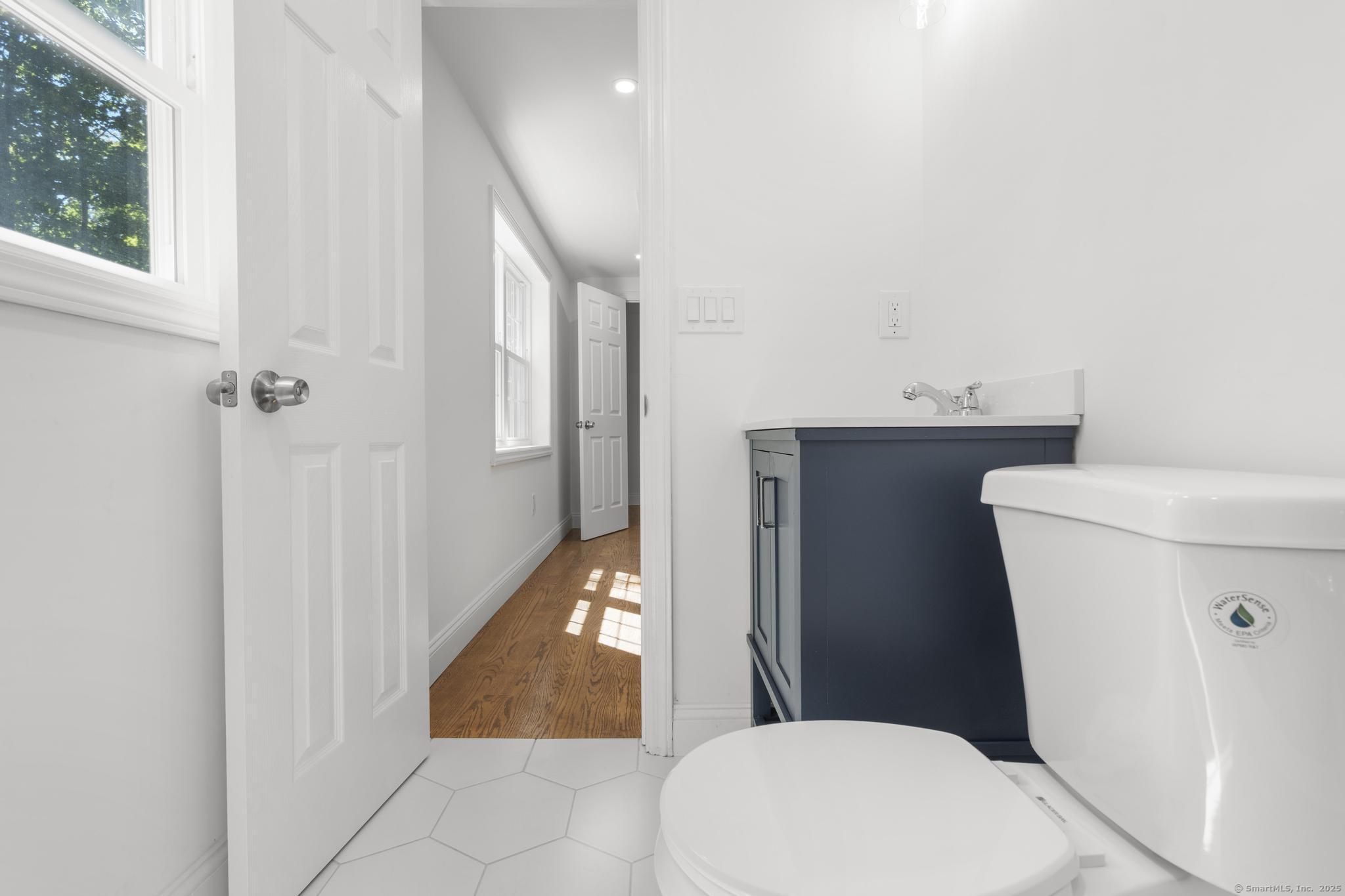 Milford, Connecticut, 06460, United States, 3 Bedrooms Bedrooms, ,3 BathroomsBathrooms,Residential,For Sale,1924915