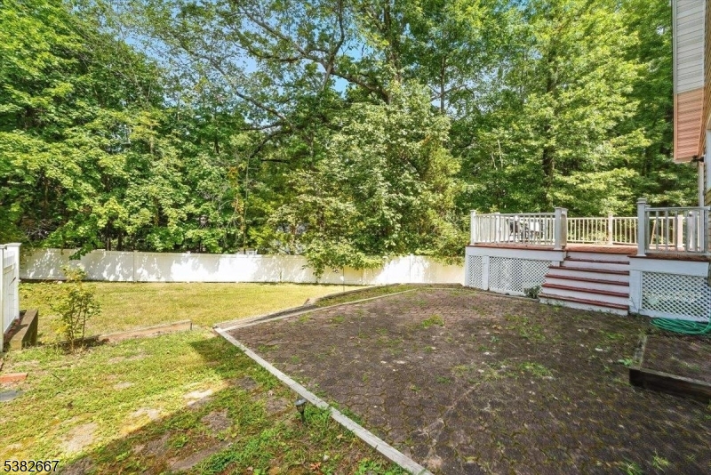 Livingston Twp., New Jersey, 07039, United States, 3 Bedrooms Bedrooms, ,2 BathroomsBathrooms,Residential,For Sale,1940708