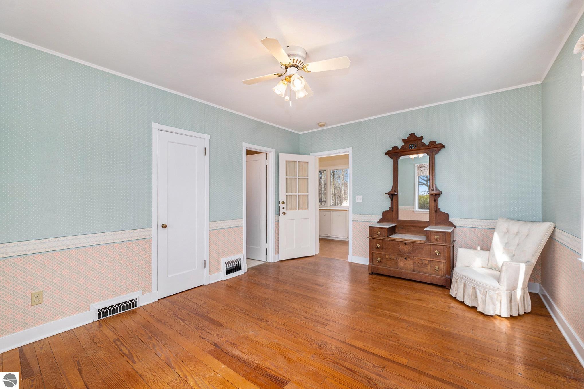 Frankfort, Michigan, 49635-9746, United States, 7 Bedrooms Bedrooms, ,5 BathroomsBathrooms,Residential,For Sale,1975140