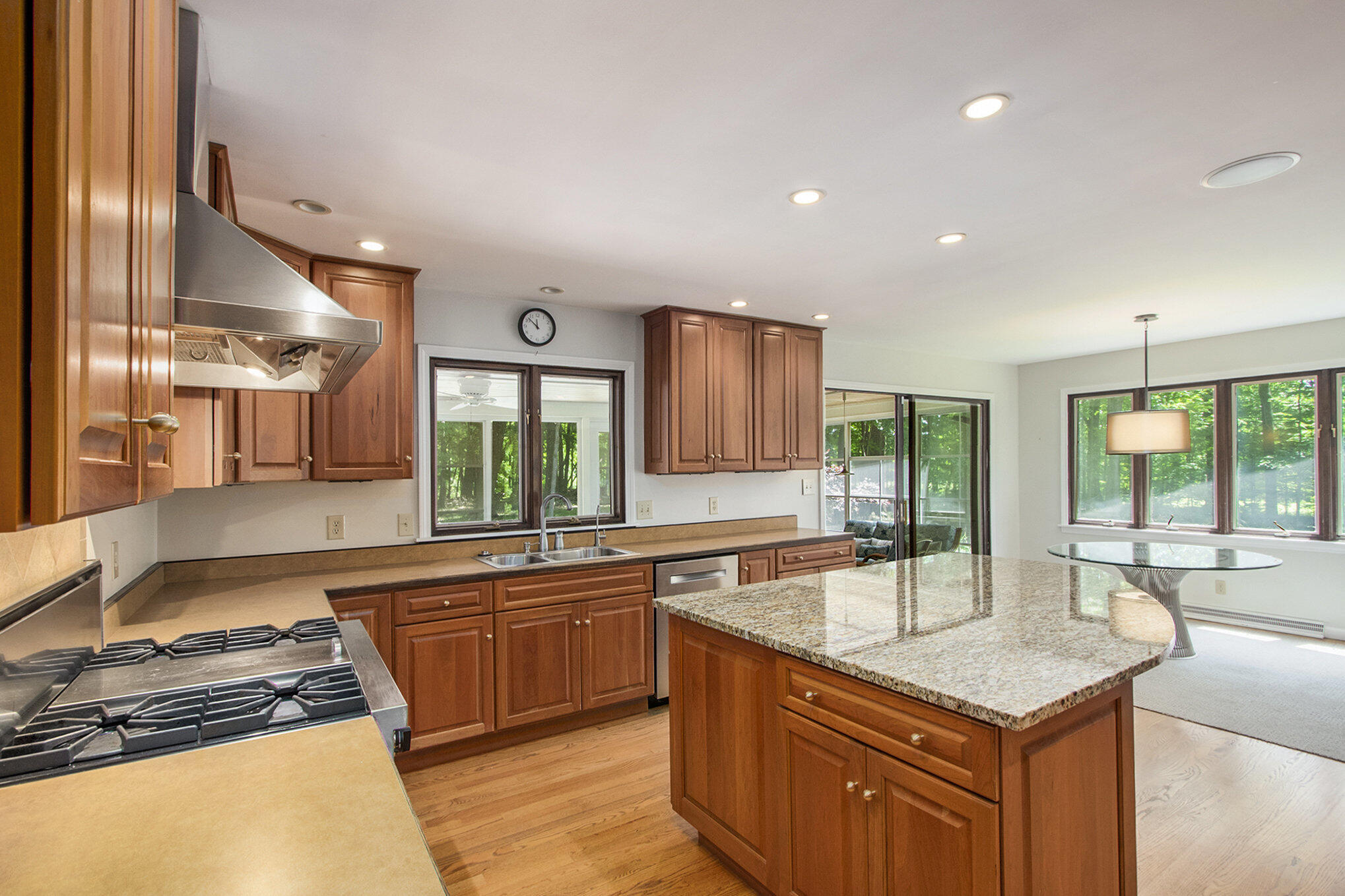 La Porte, Indiana, 46350, United States, 4 Bedrooms Bedrooms, ,4 BathroomsBathrooms,Residential,For Sale,1904805