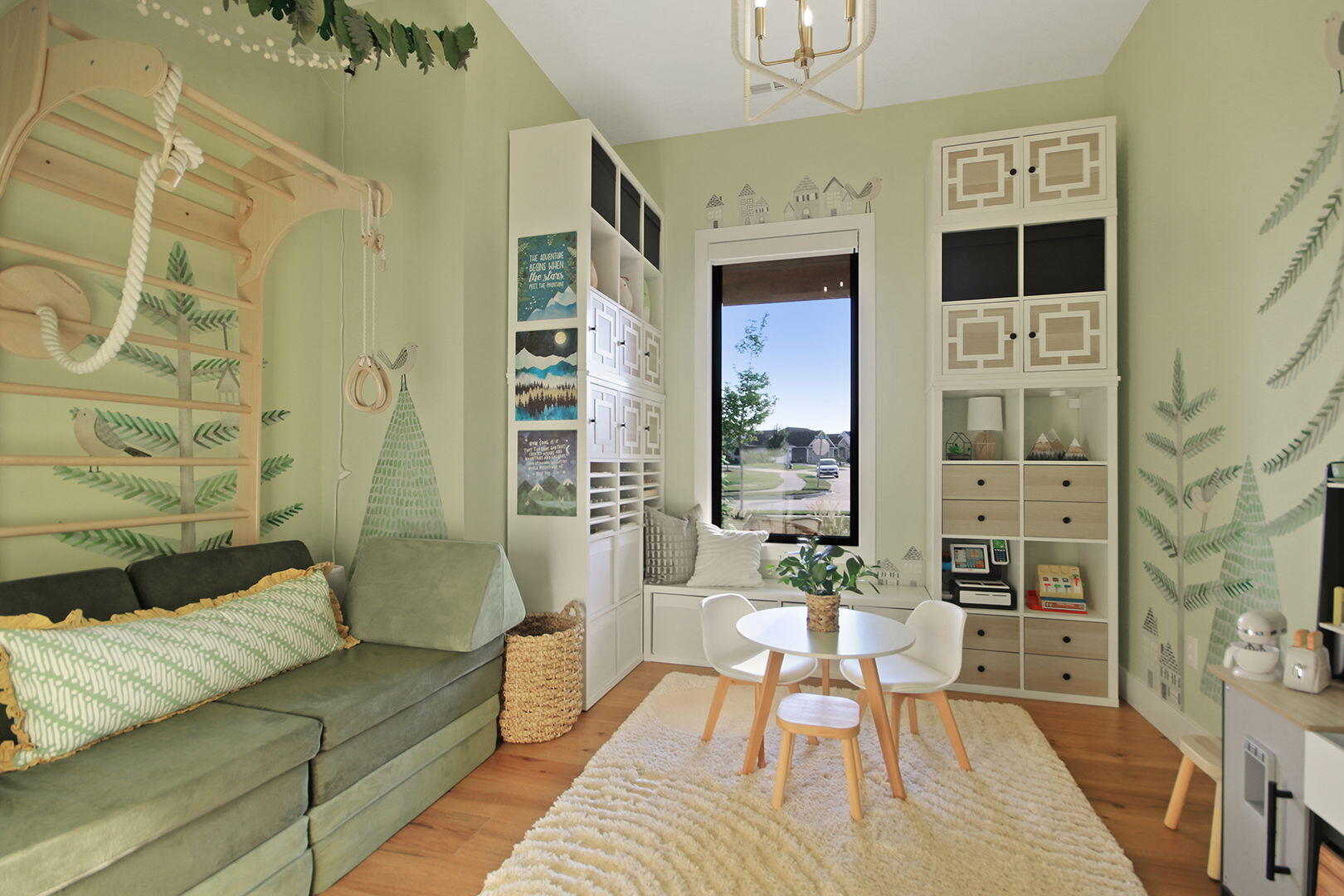 COLUMBIA, Missouri, 65201, United States, 3 Bedrooms Bedrooms, ,2 BathroomsBathrooms,Residential,For Sale,1984001