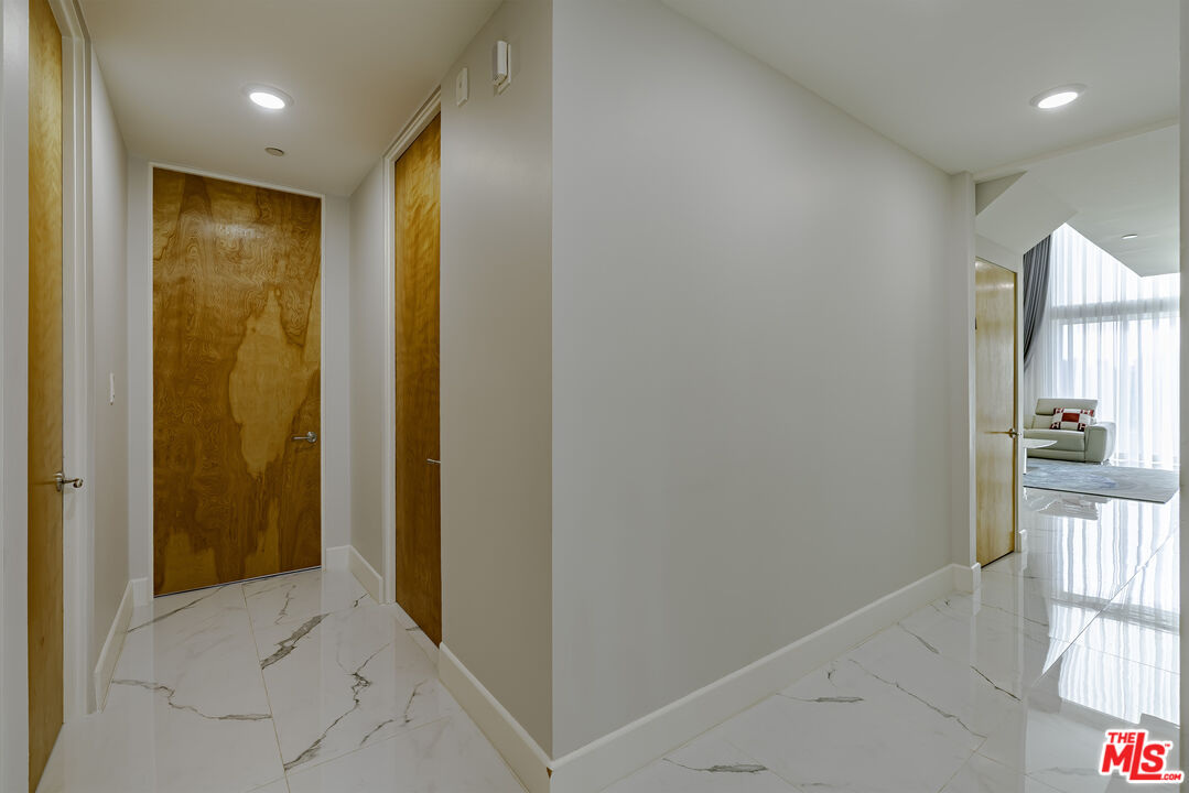 Los Angeles, California, 90010, United States, 3 Bedrooms Bedrooms, ,3 BathroomsBathrooms,Residential,For Sale,1992003