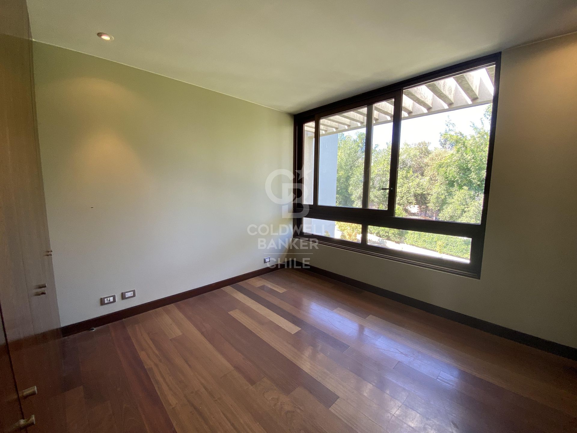 Las Condes, Chile, 5 Bedrooms Bedrooms, ,3 BathroomsBathrooms,Residential,For Sale,1714387