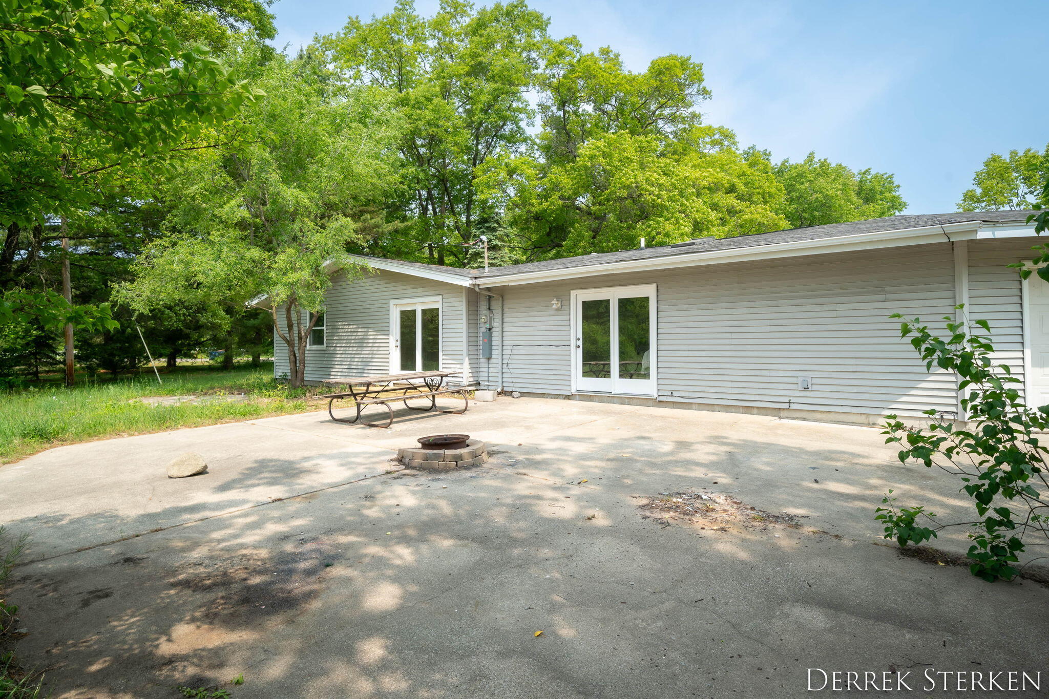 Saugatuck, Michigan, 49453, United States, 3 Bedrooms Bedrooms, ,2 BathroomsBathrooms,Residential,For Sale,1970300