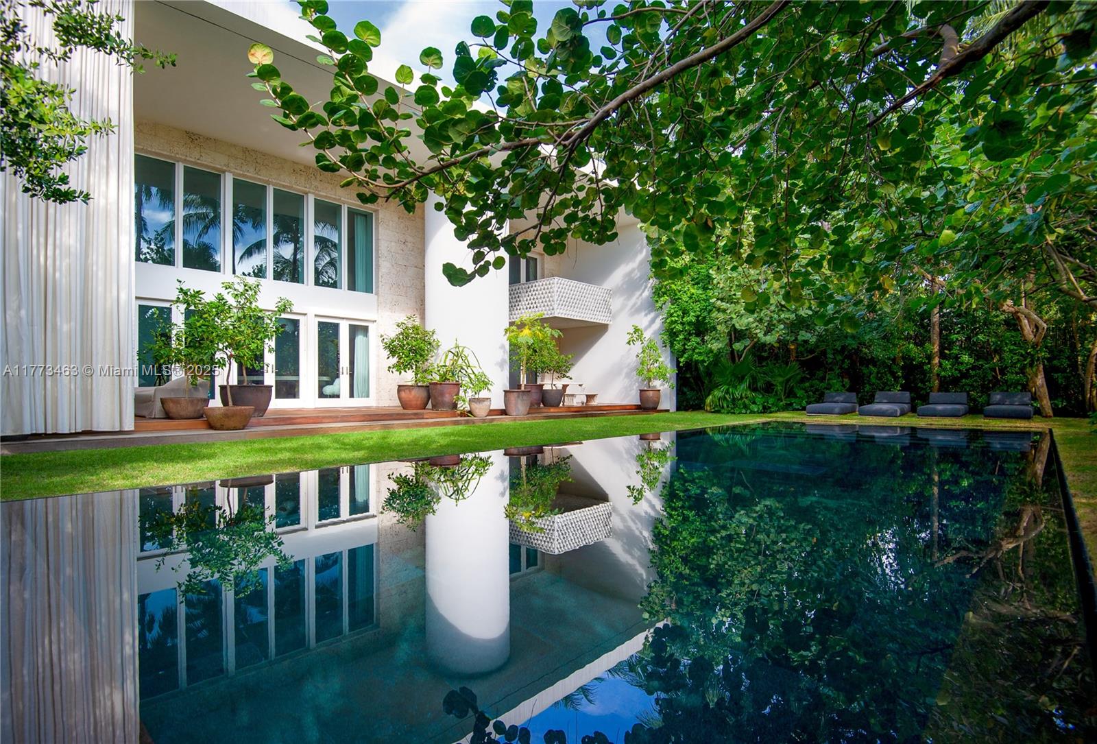 Miami Beach, Florida, 33140, United States, 6 Bedrooms Bedrooms, ,7 BathroomsBathrooms,Residential,For Sale,1759763