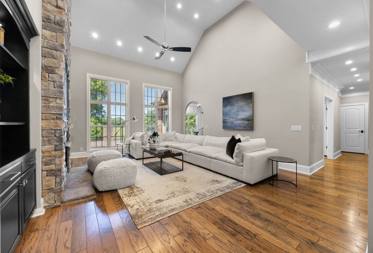 Clarksville, Tennessee, 37043, United States, 4 Bedrooms Bedrooms, ,5 BathroomsBathrooms,Residential,For Sale,1997798