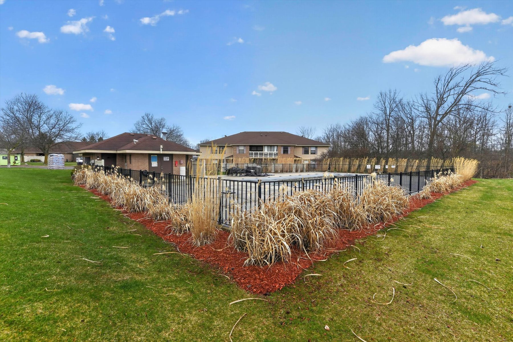  South Lyon - 物件實景