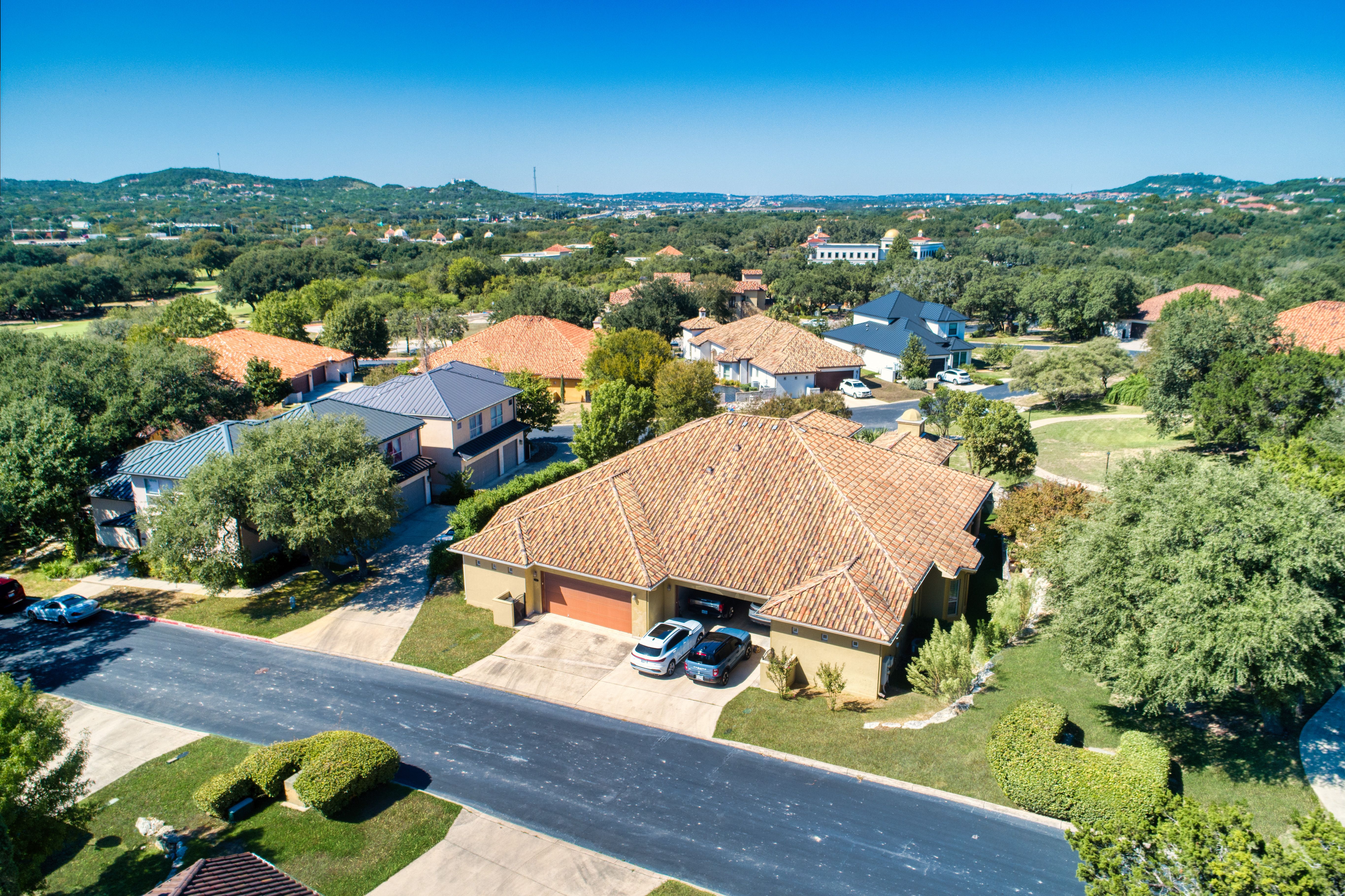  Luxury Living in Lucchese Village - 物件實景