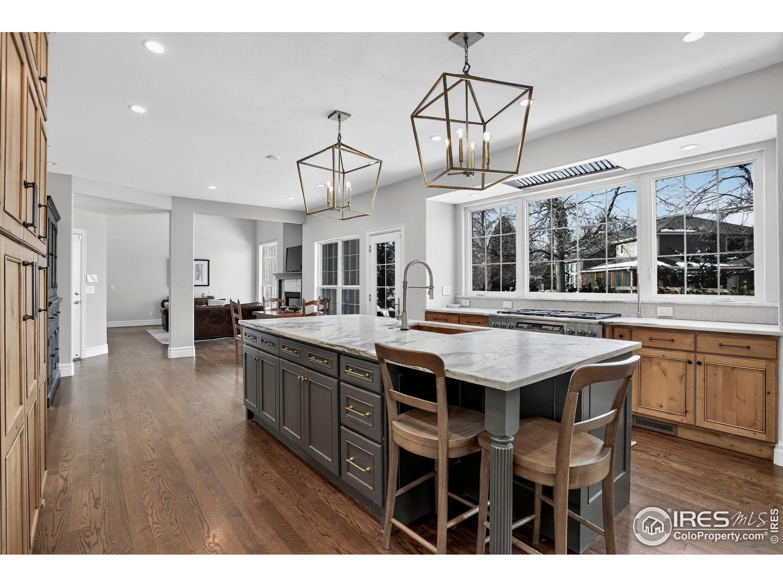 Longmont, Colorado, 80504, United States, 6 Bedrooms Bedrooms, ,2 BathroomsBathrooms,Residential,For Sale,1838026