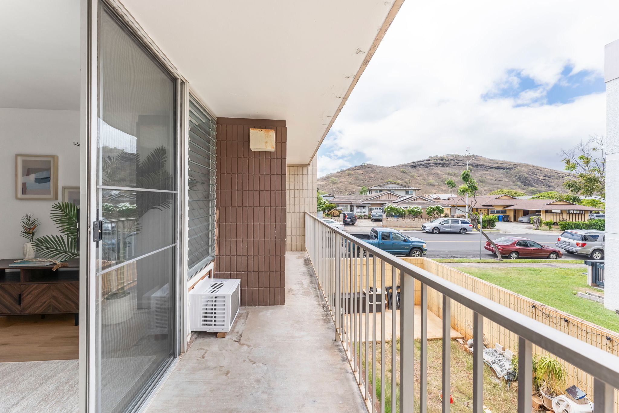 Honolulu, Hawaii, 96818, United States, 3 Bedrooms Bedrooms, ,2 BathroomsBathrooms,Residential,For Sale,2007889