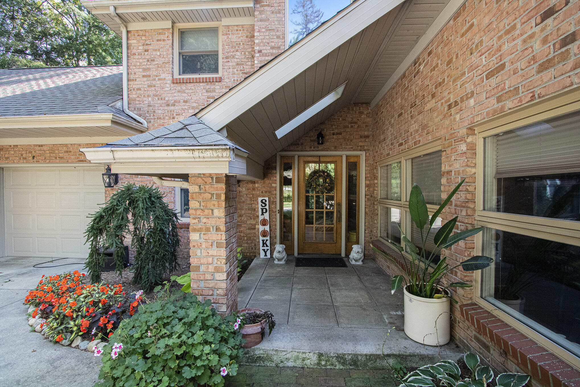 St. Joseph, Michigan, 49085, United States, 5 Bedrooms Bedrooms, ,4 BathroomsBathrooms,Residential,For Sale,1960550