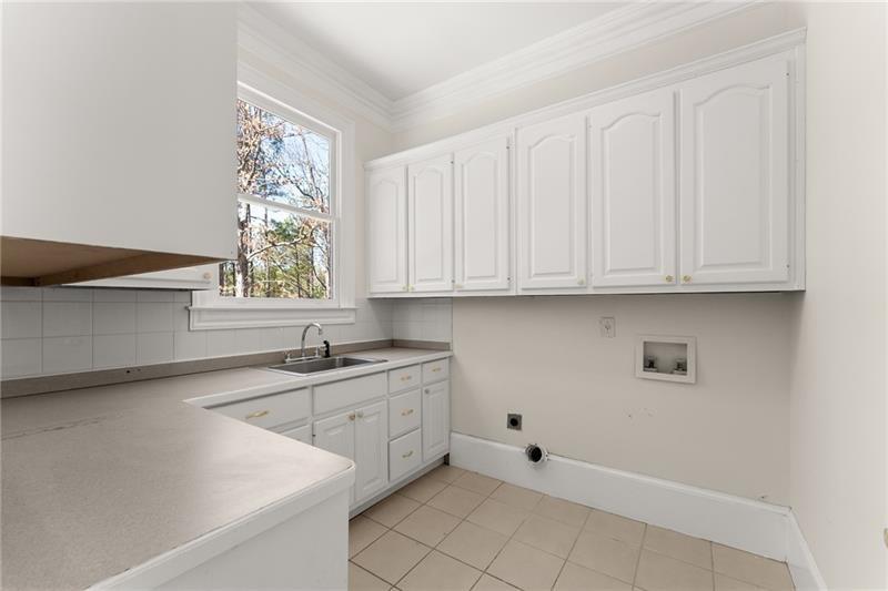 Alpharetta, Georgia, 30005, United States, 10 Bedrooms Bedrooms, ,13 BathroomsBathrooms,Residential,For Sale,1973838