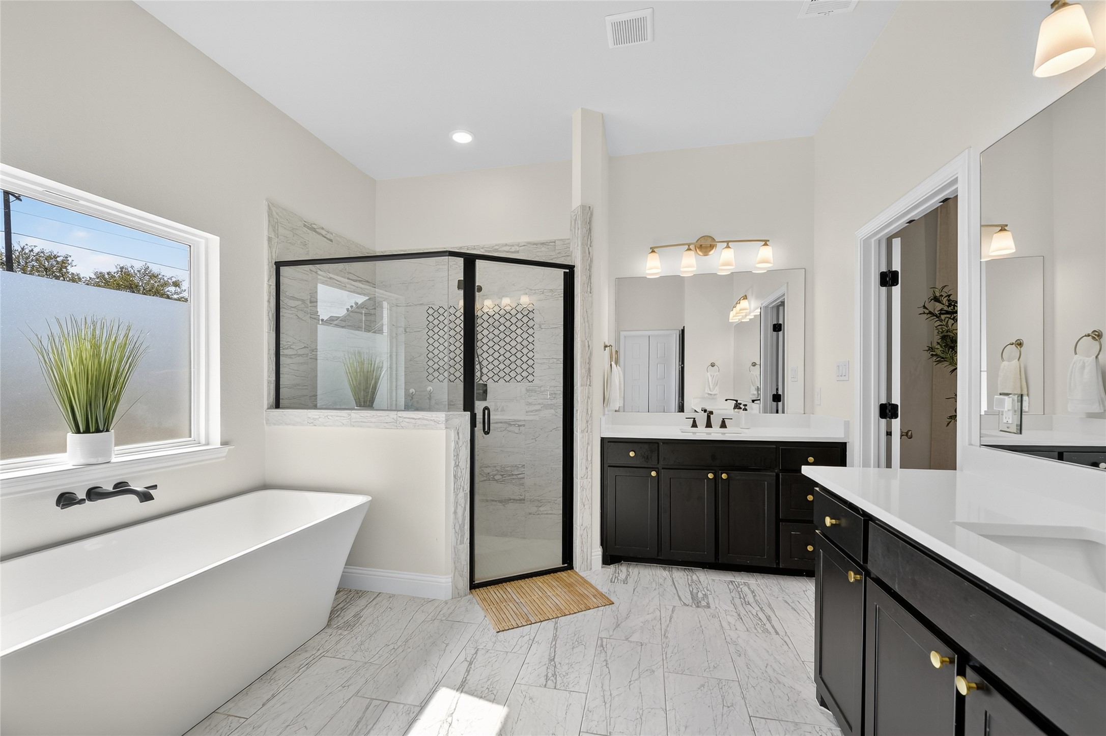 Springtown, Texas, 76082, United States, 4 Bedrooms Bedrooms, ,3 BathroomsBathrooms,Residential,For Sale,1966278