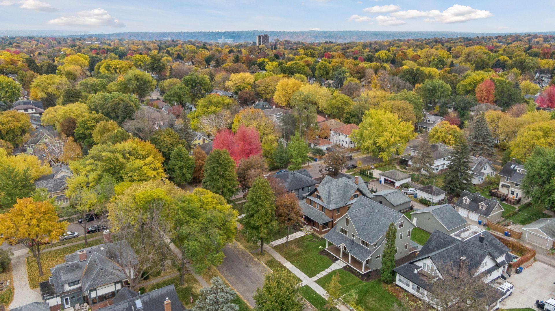 Saint Paul, Minnesota, 55105, United States, 5 Bedrooms Bedrooms, ,4 BathroomsBathrooms,Residential,For Sale,1989282