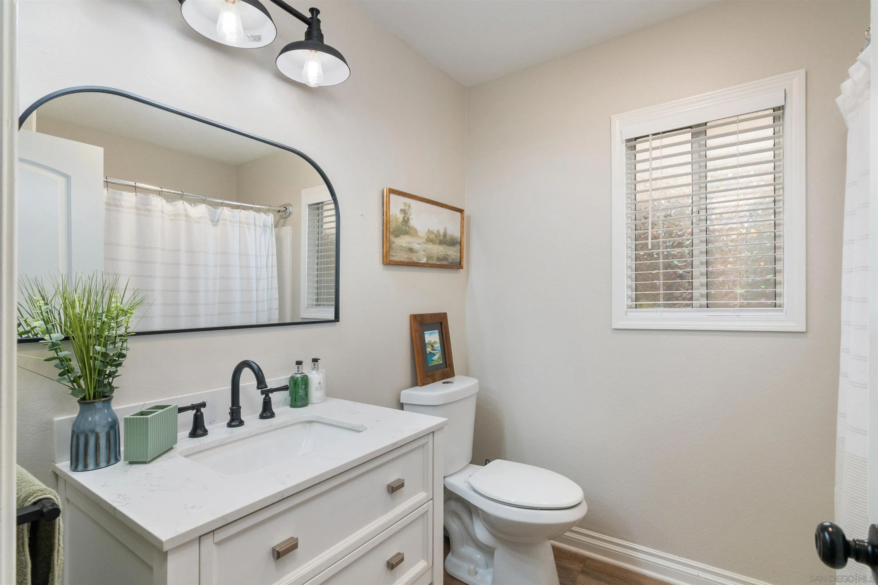 Winchester, California, 92596, United States, 3 Bedrooms Bedrooms, ,2 BathroomsBathrooms,Residential,For Sale,1956412