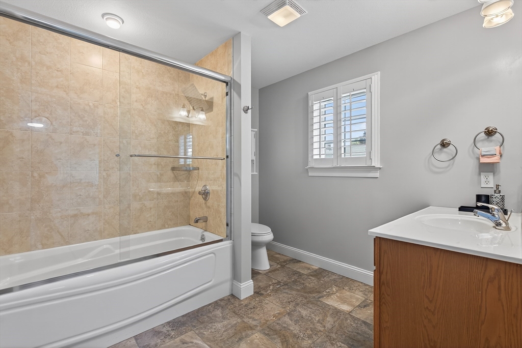 Ludlow, Massachusetts, 01056, United States, 3 Bedrooms Bedrooms, ,3 BathroomsBathrooms,Residential,For Sale,1942127