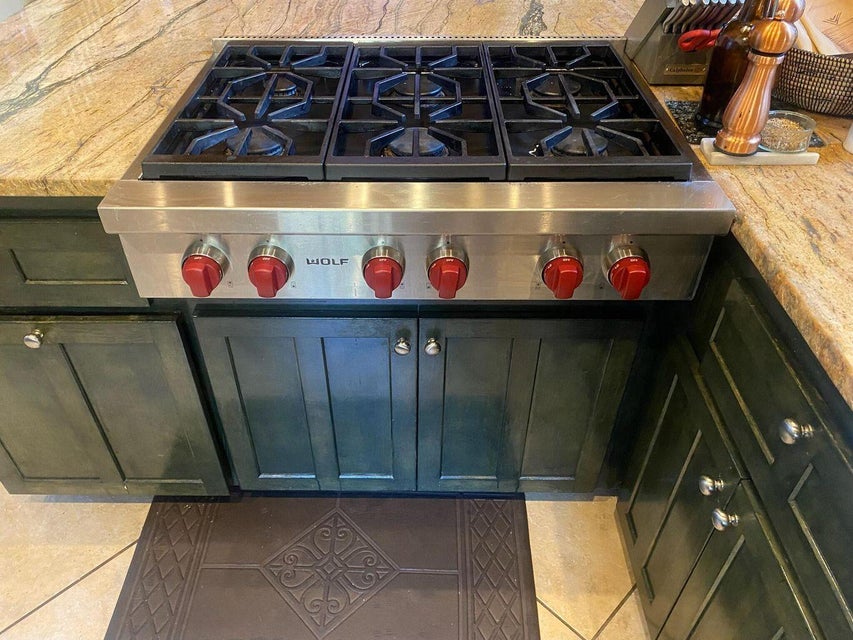 KLAMATH FALLS, Oregon, 97601, United States, 3 Bedrooms Bedrooms, ,3 BathroomsBathrooms,Residential,For Sale,1973852