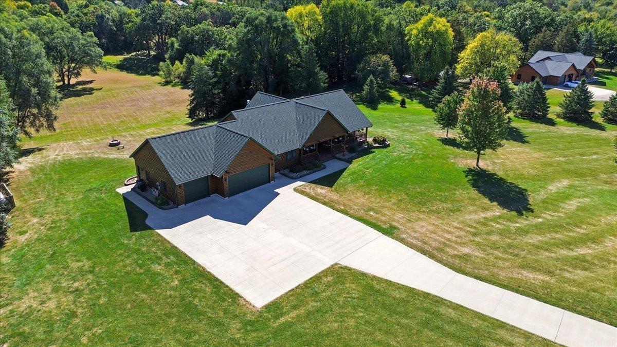 Independence, Iowa, 50644, United States, 3 Bedrooms Bedrooms, ,2 BathroomsBathrooms,Residential,For Sale,1982110