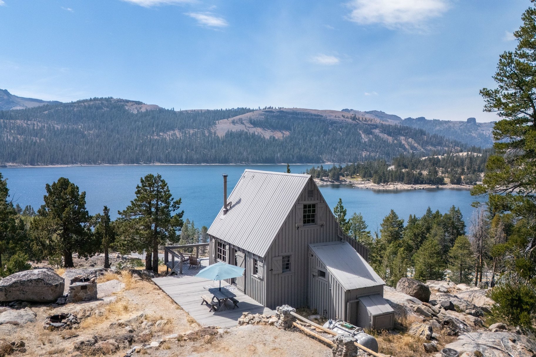  The Juniper Cabin: A Wild Invitation to See the World Differently - 物件實景